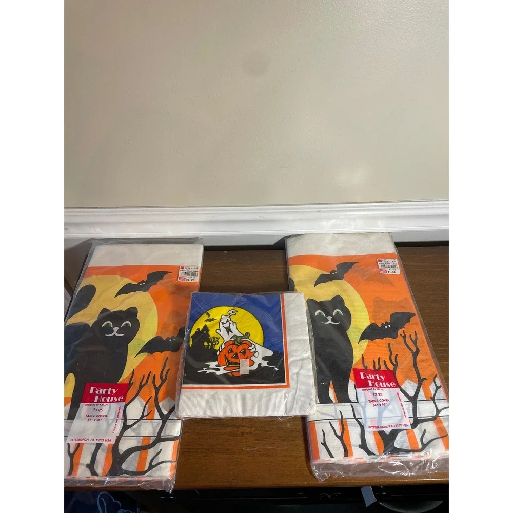 Vintage 1983 Halloween Party Set 2 Table Covers Black Cat Bats & Ghost Napkins
